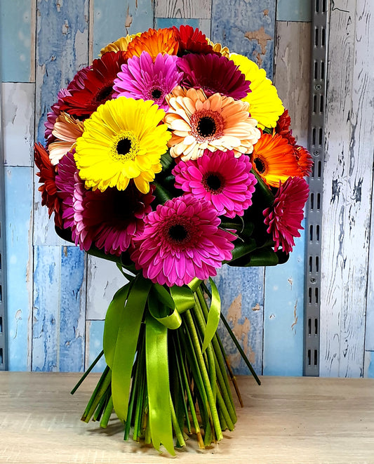 Buchet din 45 Gerbera multicoloră